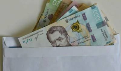 20 тысяч в одни руки: Зеленский поднял зарплату медикам, кто и сколько будет получать
