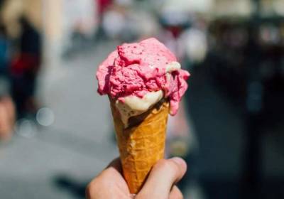 Диетолог Наталья Круглова рассказала, как правильно выбирать и когда есть мороженое