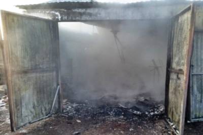 В Рославльском районе Смоленской области выгорел гараж