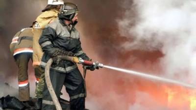 Два человека погибли при пожаре в частном доме в Самарской области