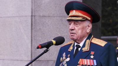 Скончался взявший на вооружение танк Т-72 генерал Вертелко