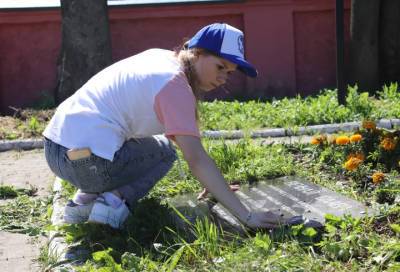 Члены «Единой России» и волонтеры облагородили более 21 000 памятных мест ВОВ