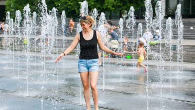 Горячее лето: жара в Москве и Петербурге бьет рекорды