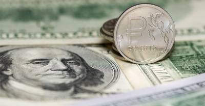 Аналитик рассказал, почему Россия не может отказаться от доллара