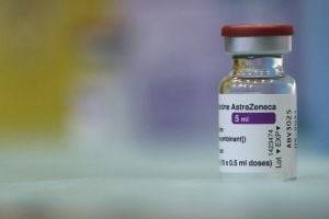 Медики из Канады советуют отказаться от второй вакцины AstraZeneca