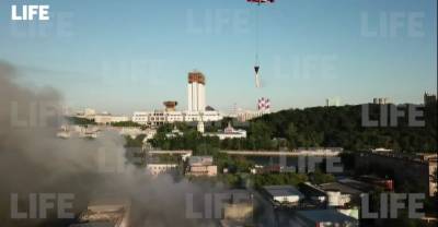 Названа вероятная причина пожара на складе пиротехники в Москве