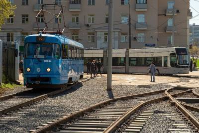 Трамваи задерживаются на Варшавском шоссе из-за поломки контактной сети