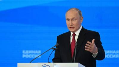 Путин заявил о необходимости наращивать темпы вакцинации от коронавируса