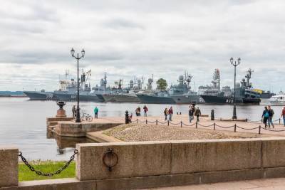 В Петербурге запустили новый водный маршрут до Кронштадта