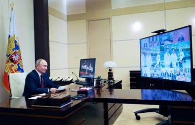 Путин обсудит с правительством реализацию социальных инициатив