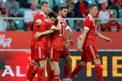 Перед началом матча Польша - РФ болельщики попытались освистать российский гимн