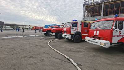 В Екатеринбурге возле склада Логопарк произошел крупный пожар