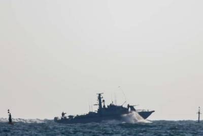Корабль иранского военно-морского флота загорелся в Оманском заливе и мира