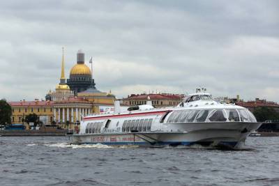 Запущен новый водный маршрут от Петербурга до Кронштадта