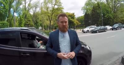 "Подчиняюсь людям": нардеп Камельчук согласился заплатить штраф после скандала с парковкой
