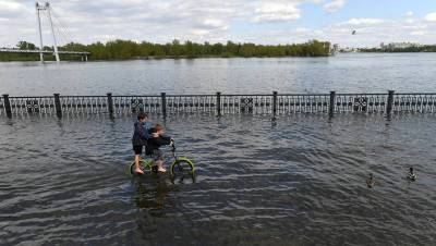 В Красноярске объявили режим угрозы ЧС из-за паводка