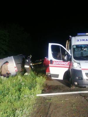 В Одесской области водителя извлекли из разбитой машины