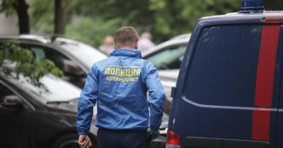Завернутое в ковер тело мужчины нашли в квартире в Москве