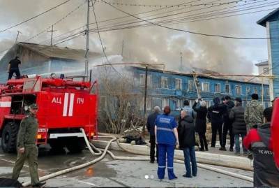 В Тазовском после пожара в жилом доме без жилья остались 22 семьи