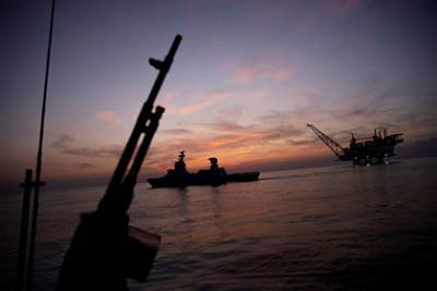В Оманском заливе атакован и сожжен иранский военный корабль