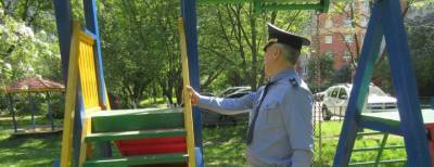 Госадмтехнадзор проверил 18 детских площадок в Чехове