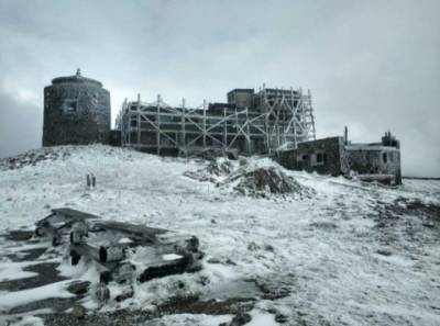 В Украинских Карпатах усилился мороз и до сих пор лежит снег (ФОТО)
