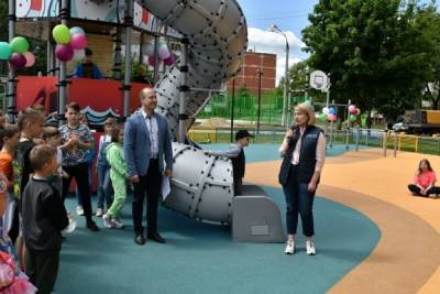Две губернаторские детские площадки открыли в Серпухове