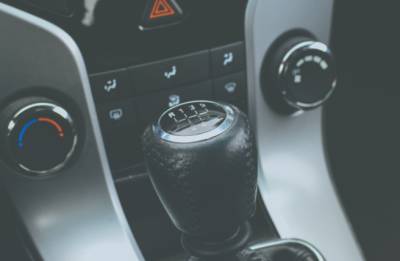 МКПП в автомобилях могут попасть под запрет из-за новых требований к безопасности
