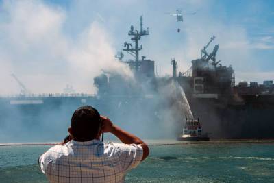 В Оманском заливе затонул крупнейший корабль ВМС Ирана