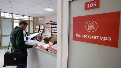 Попова отметила нехватку медиков, специализирующихся на биологической безопасности