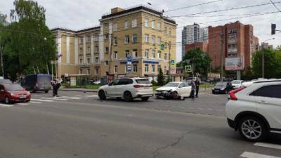 На перекрестке проспекта Энгельса и улицы Рашетова произошло ДТП с участием мотоцикла и иномарки
