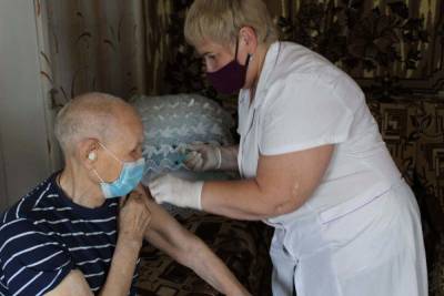 В Мичуринске вакцинировали против коронавируса более 100 маломобильных граждан