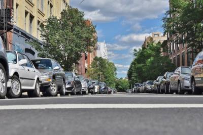 Водителям электромобилей разрешат бесплатно парковаться в Белгороде