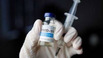 Украинцам будут платить в случае осложнений после вакцинации от COVID-19: кто и сколько сможет получить