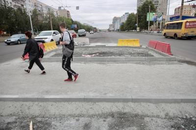 Островки безопасности на Комсомольском проспекте в Челябинске делают наобум: в техзадании таких «материков» нет