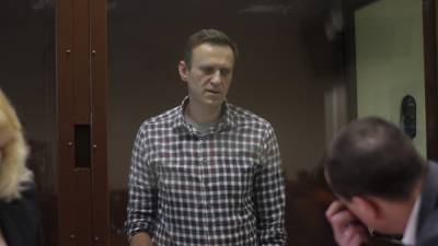 Суд отказался снимать Навального с учета как склонного к побегу
