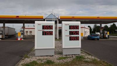 Ценовое потрясение для водителей: топливо подорожает до €2 за литр