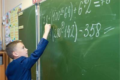 Получить выплату по 10 тысяч рублей смогут первоклассники, которые пойдут в школу в 6 лет – Учительская газета