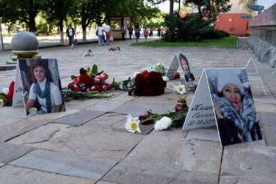 К годовщине бомбежки Луганска дети из прифронтового Кировска...