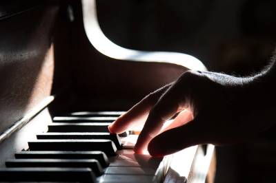 На фестивале имени Хренникова гости смогут сыграть на самом большом фортепиано в России