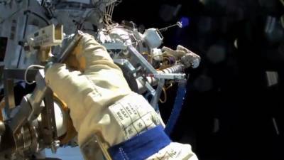 Российские космонавты завершили работы в открытом космосе