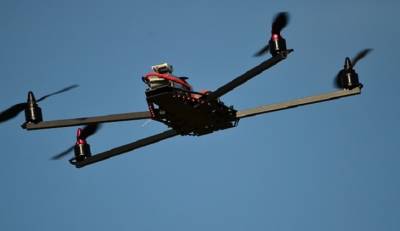 Неопознанные дроны летают быстрее вертолетов полиции