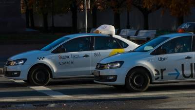 Система "Безопасный город" начала следить за петербургскими таксистами