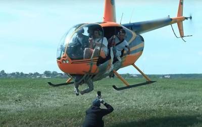 В РФ завели дело на причастных к видео с летающим на вертолете мужчиной