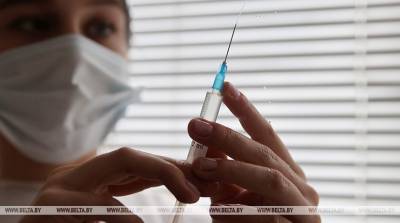 В поликлиниках и больницах Беларуси проводится предварительная запись на вакцинацию против COVID-19