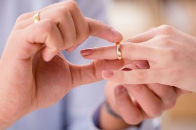 Суд запретил петербуржцам жениться ради прописки