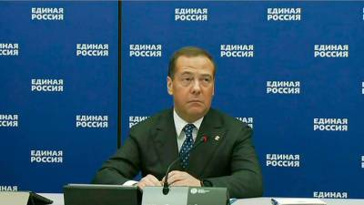 Медведев: во время праймериз ЕР были хакерские атаки