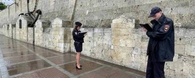 В Севастополе вандалы расписали стену у Памятника затонувшим кораблям