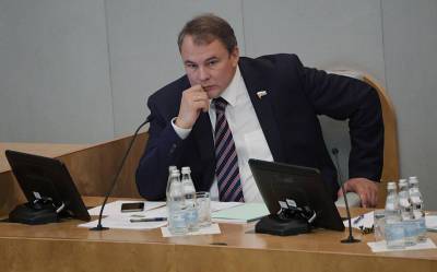 Политологи: назначение Толстого секретарем МГРО улучшит рейтинг "Единой России"
