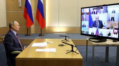 Путин пословицей объяснил Голиковой и Мантурову, почему нельзя экономить на медицине